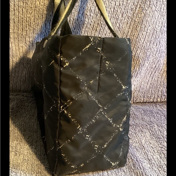 Authentic Chanel handbag - Picture 6 of 12